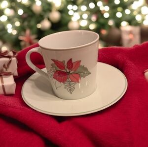 Set Of 4 Block Spal Portugal Poinsettias Espresso Cups And Saucers